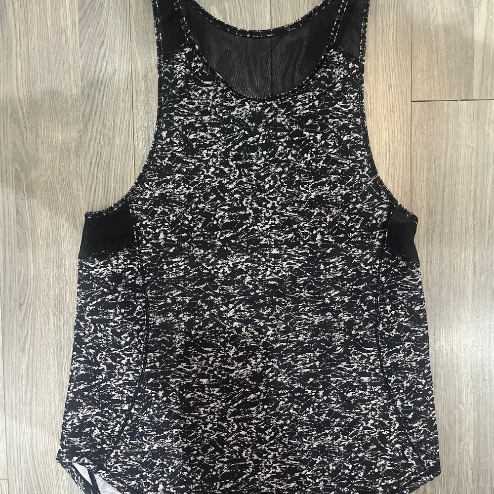 Lululemon sculpt tank black and white